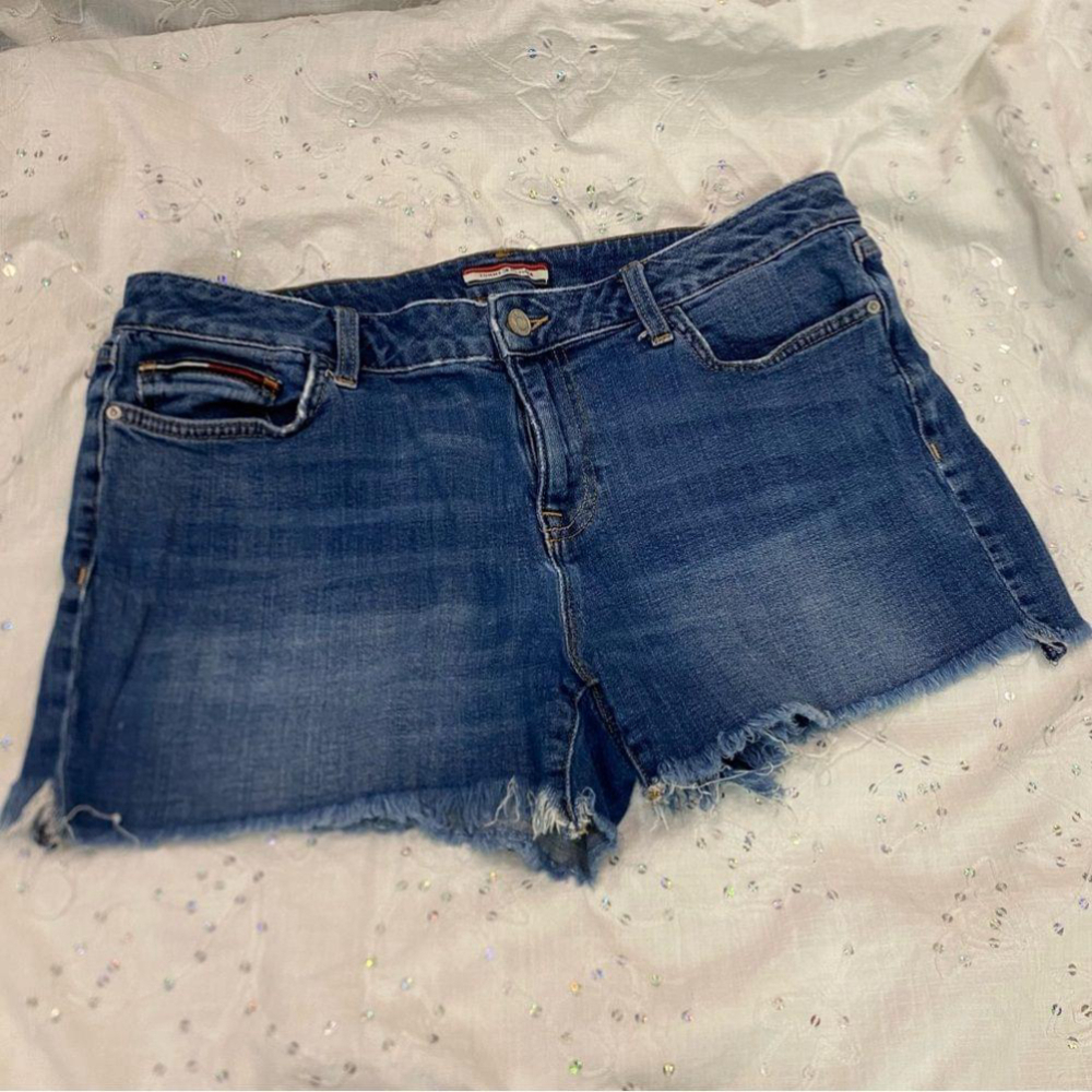 Tommy Hilfiger Medium Wash Denim High Waisted Jean Cut-off Shorts Size 10